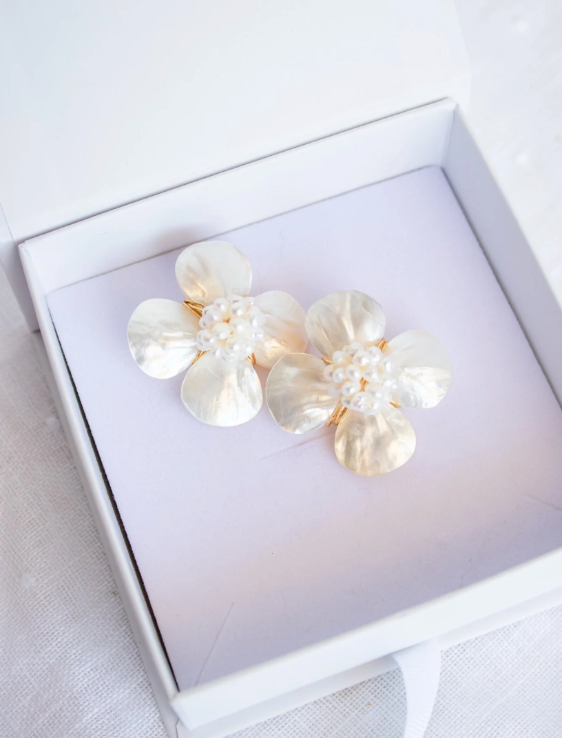 Cloverleaf Pearl Cluster Stud