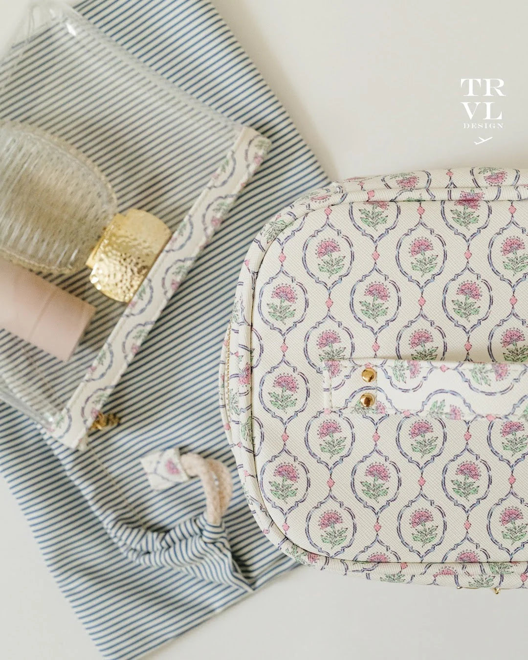 Trvl- Luxe Cosmetic Case ANTIBES with Navy Pinstripe Liner