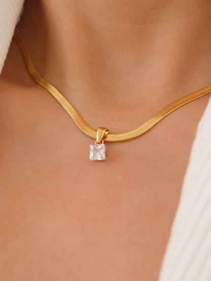 Blanc 18K Gold Non-Tarnish CZ Snake Chain Necklace: Yellow Gold / Round Pendant