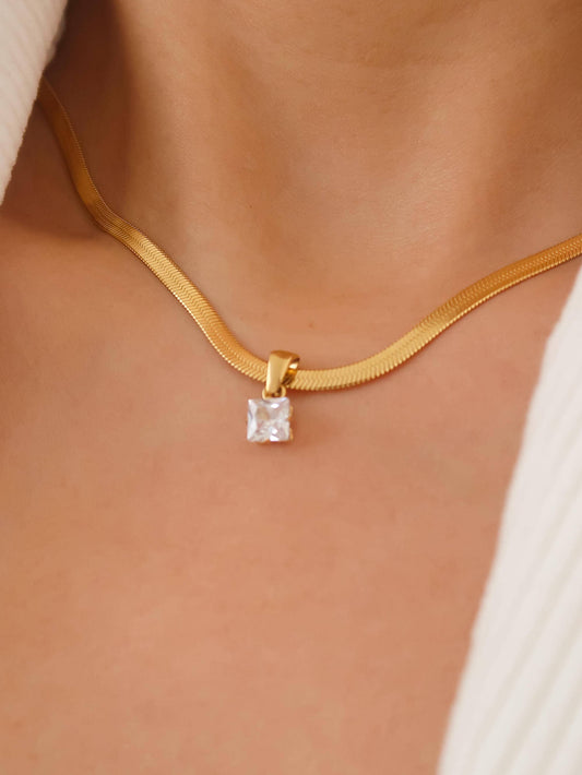 Blanc 18K Gold Non-Tarnish CZ Snake Chain Necklace: Yellow Gold / Round Pendant
